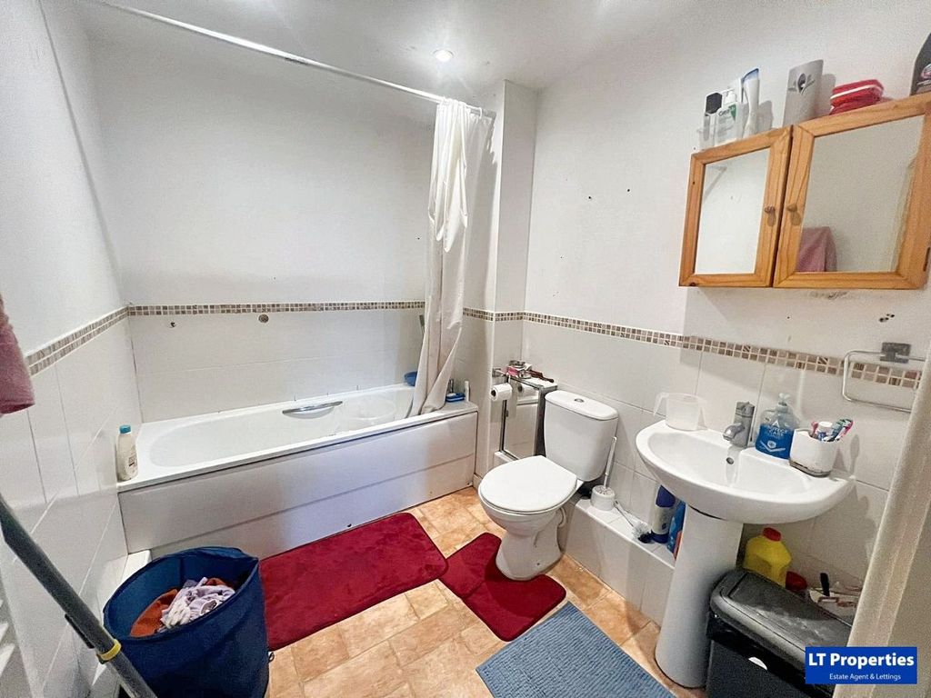 Additional image 3 of 1 bed flat for saleApartment, The Academy, Holly Street, Luton LU1