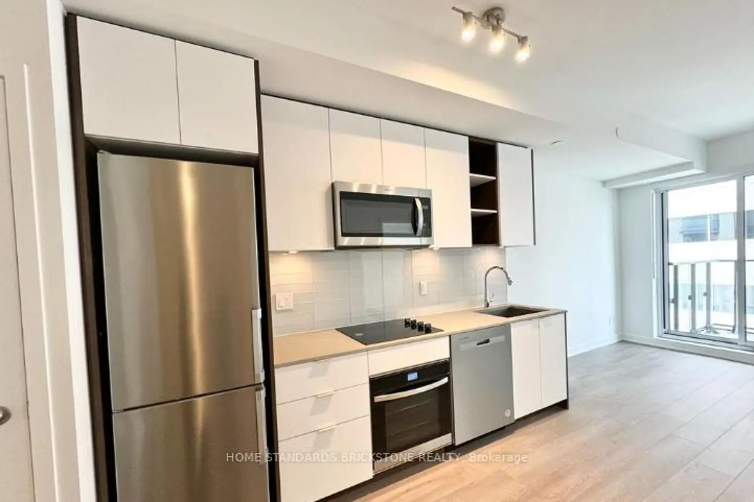 543 Richmond Street 933