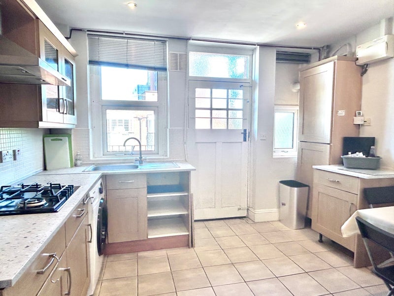 Additional image 7 of Room in a Shared Flat, Calthorpe Road, B15, N1 7GU