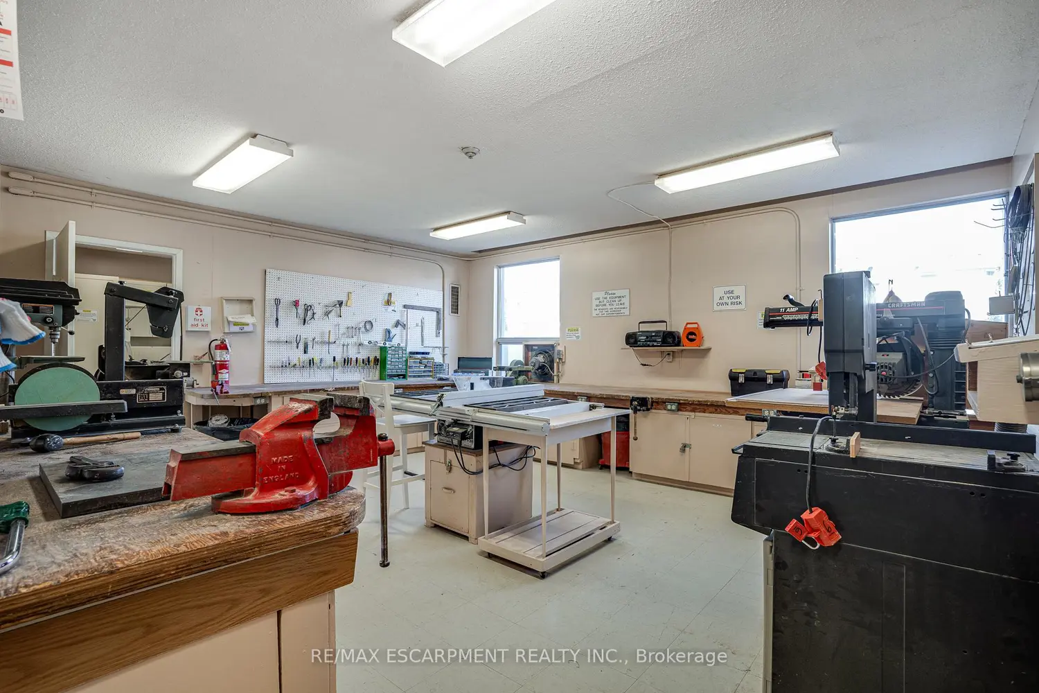 Additional image 18 of 2055 Upper Middle Road 407