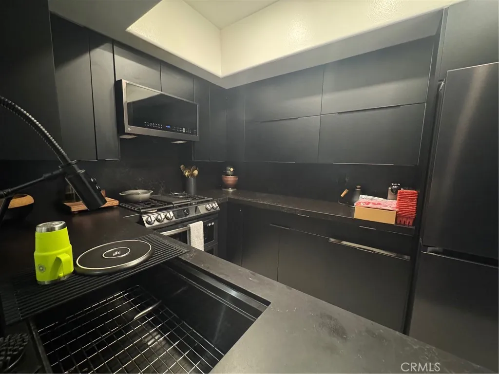 Additional image 43 of 12011 Goshen Ave Unit 104, Los Angeles, CA 90049