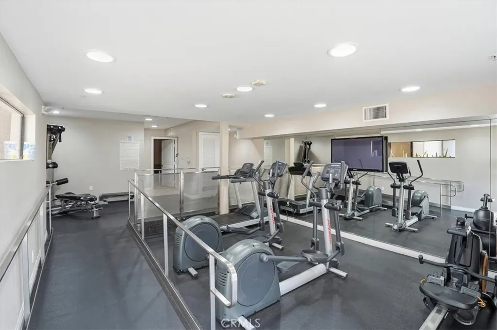 Additional image 39 of 7320 Hawthorn Boulevard Unit 108, Los Angeles, CA 90046