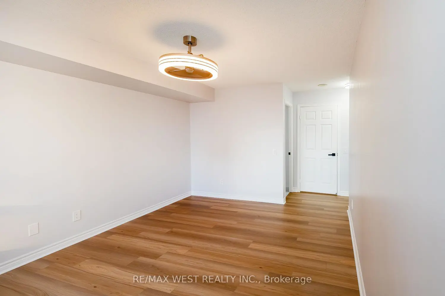 Additional image 19 of 35 Kingsbridge Garden Circle 902