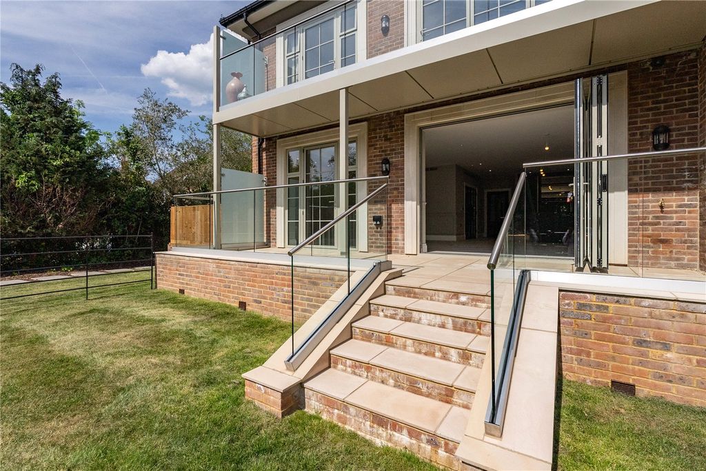 Additional image 27 of 2 bed flat for saleLeigh Court Close, Cobham KT11