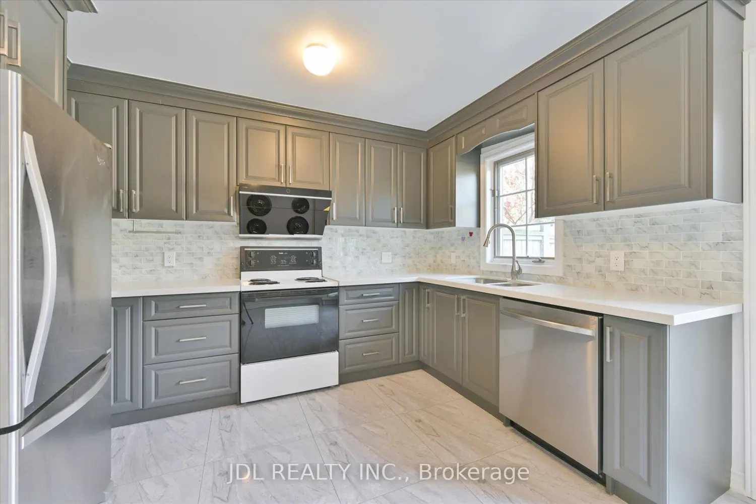 Additional image 6 of 3036 Bayview Avenue I