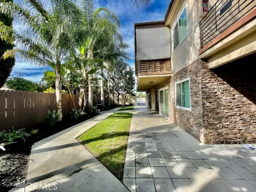 12425 Harris Ave Unit 1, Lynwood, CA 90262