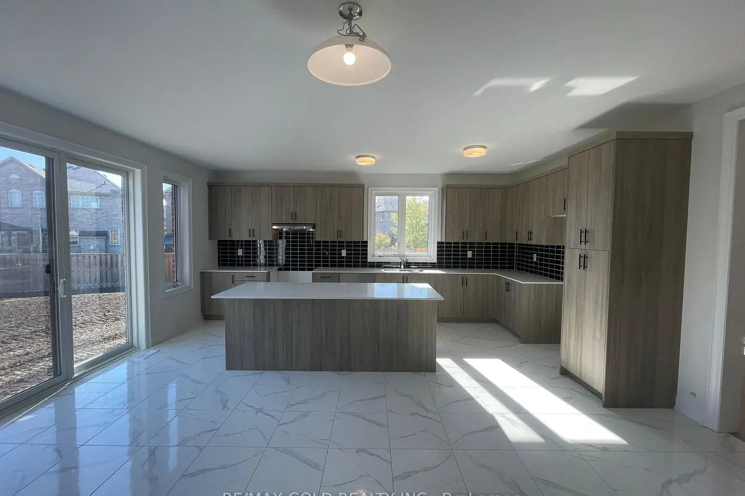 Additional image 19 of 31 Dolomite Drive