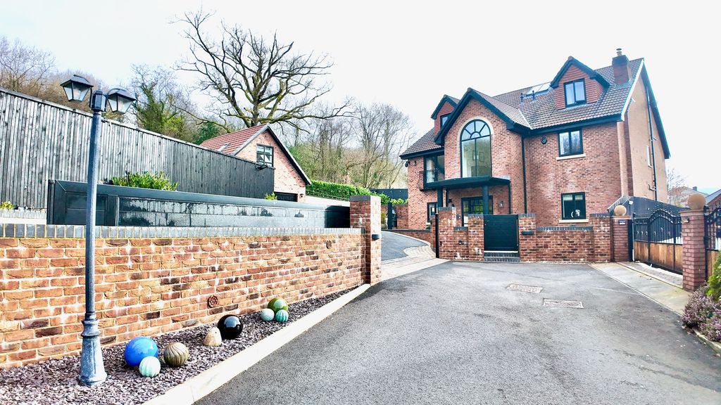 Additional image 7 of 5 bed detached house for saleOak Tree Rise, Newbridge NP11