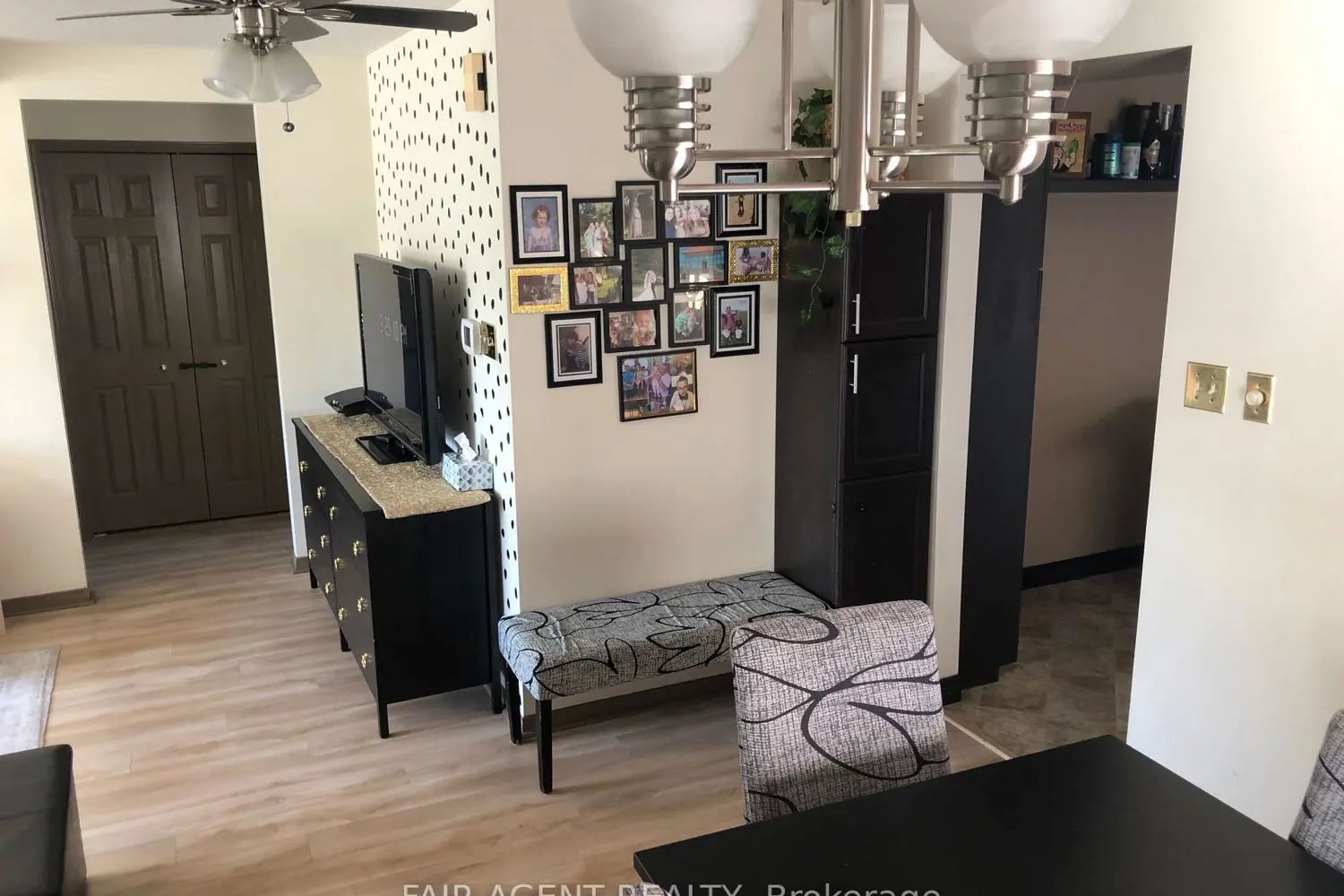 Additional image 4 of 562 Erinbrook Drive