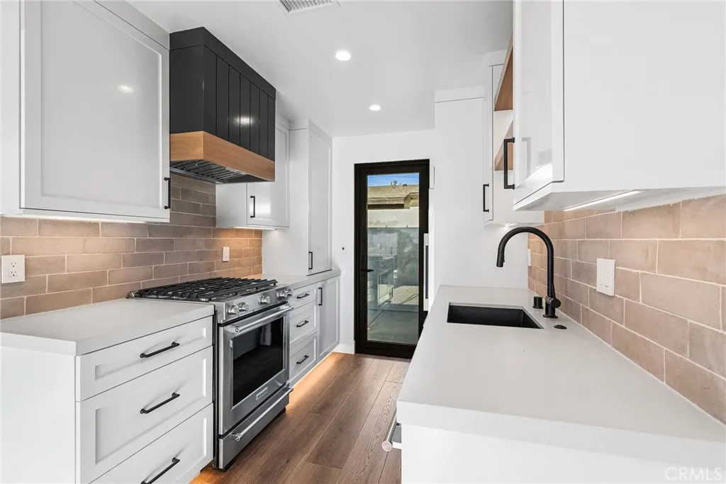 Additional image 10 of 251 Costa Mesa St Unit B, Costa Mesa, CA 92627