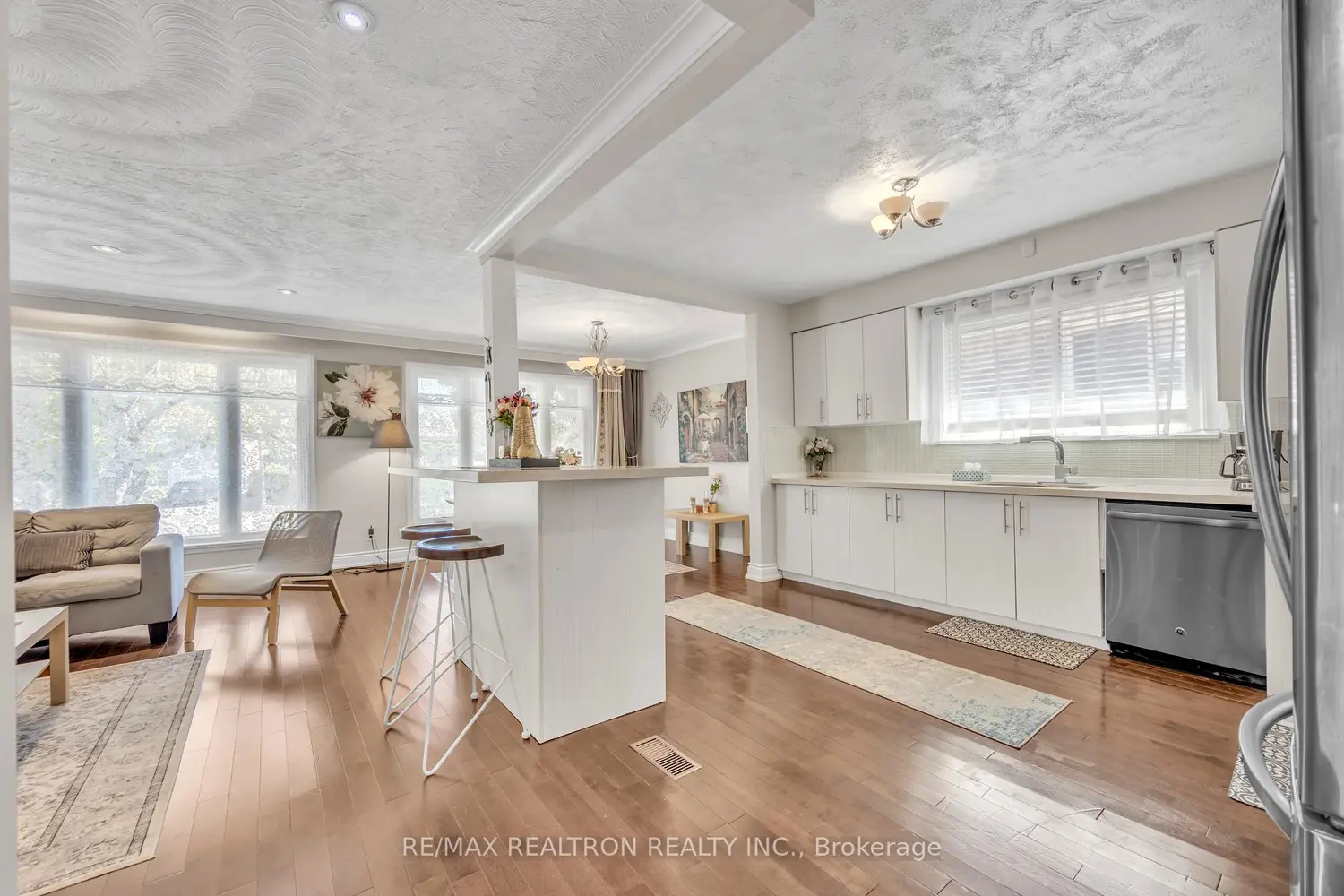 Additional image 4 of 926 Willowdale Avenue