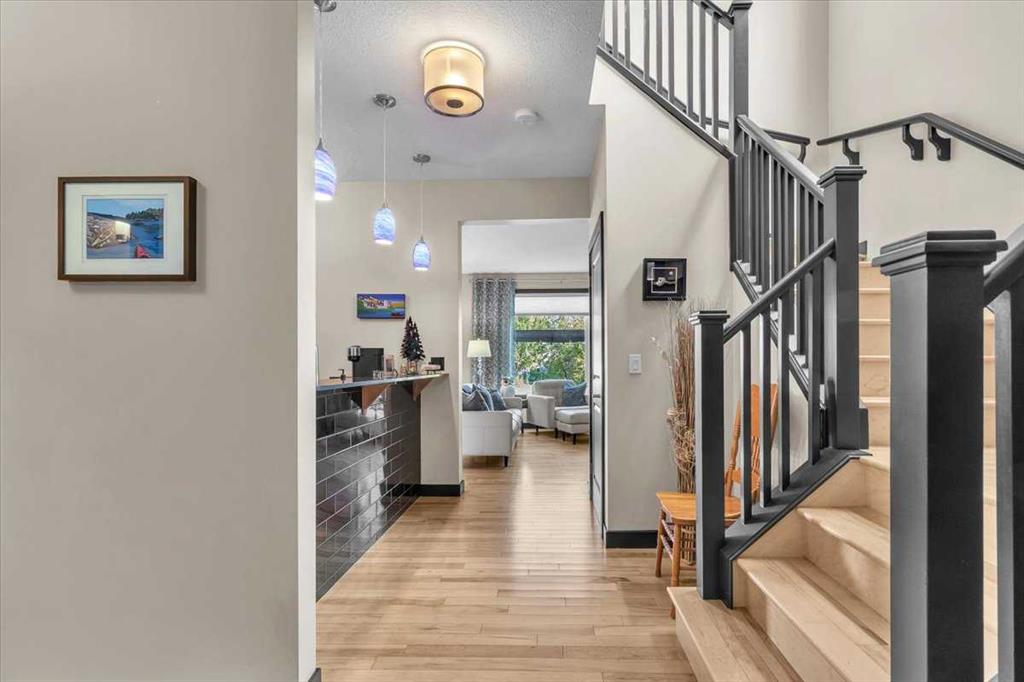 Additional image 6 of 58 Valley Pointe Way NW, Calgary, AB, T3B 6B1