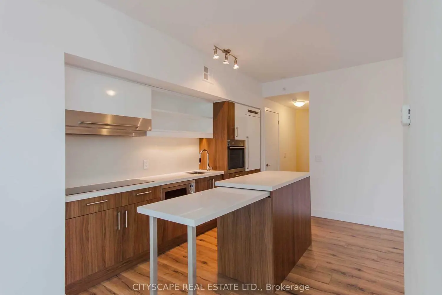 39 Sherbourne Street 703 photo 5