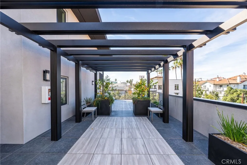 Additional image 32 of 150 Oak Knoll Ave Unit 103, Pasadena, CA 91101