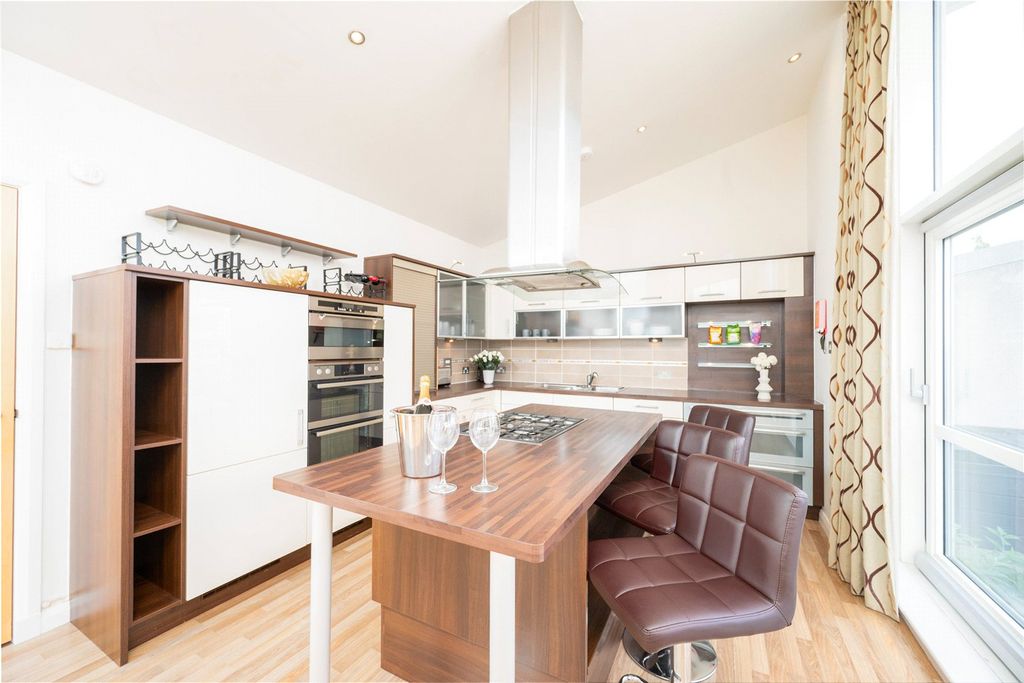 Additional image 2 of 3 bed flat for sale79 Queens Highlands, Aberdeen AB15