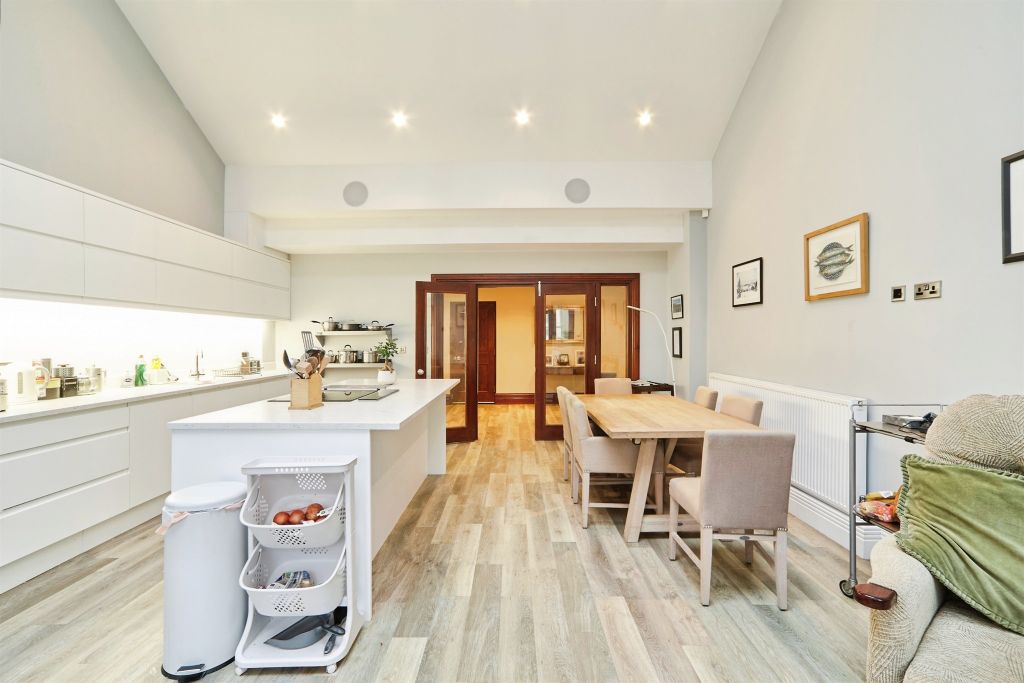 Additional image 6 of 3 bed flat for saleSpenfield Court, Leeds LS16