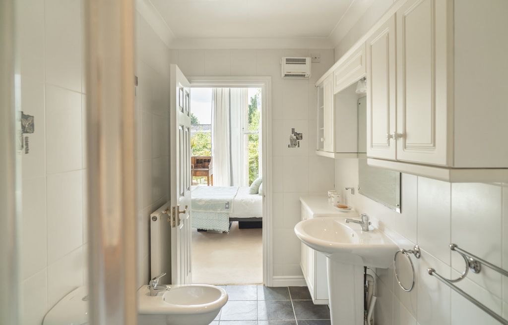 Additional image 17 of 2 bed flat for salePark Gardens, Bath BA1