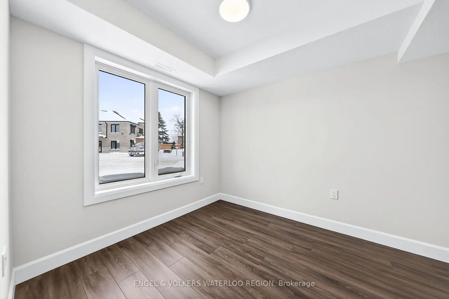 Additional image 15 of 3202 Vivian Line 47