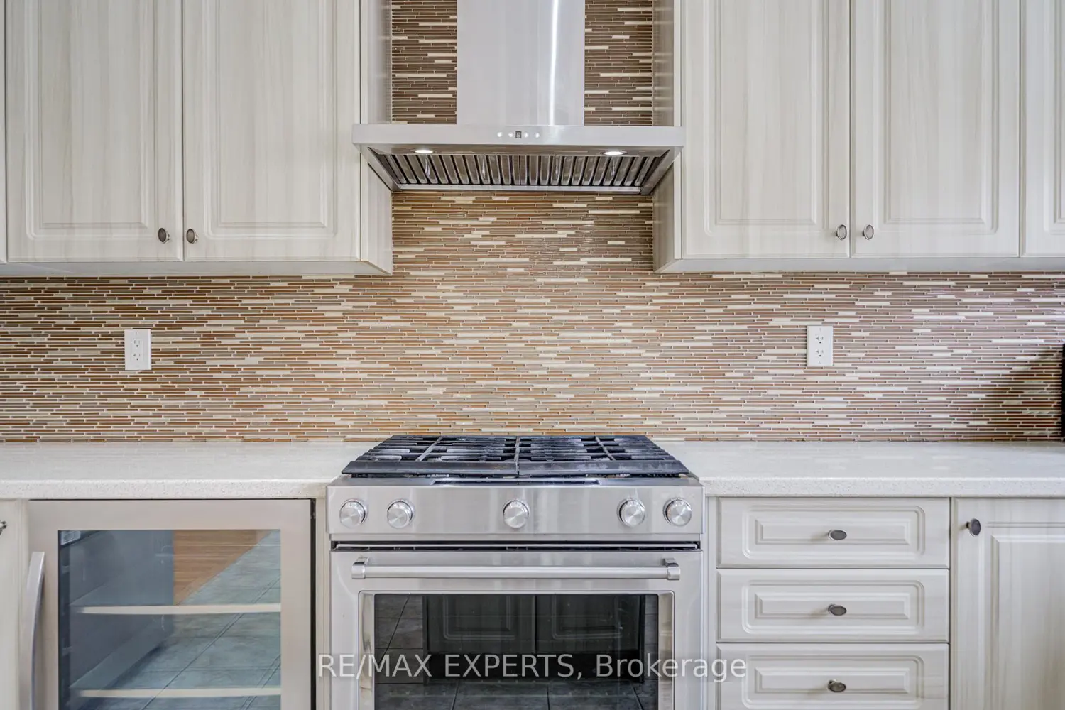 Additional image 6 of 72 Aspen Hills Road