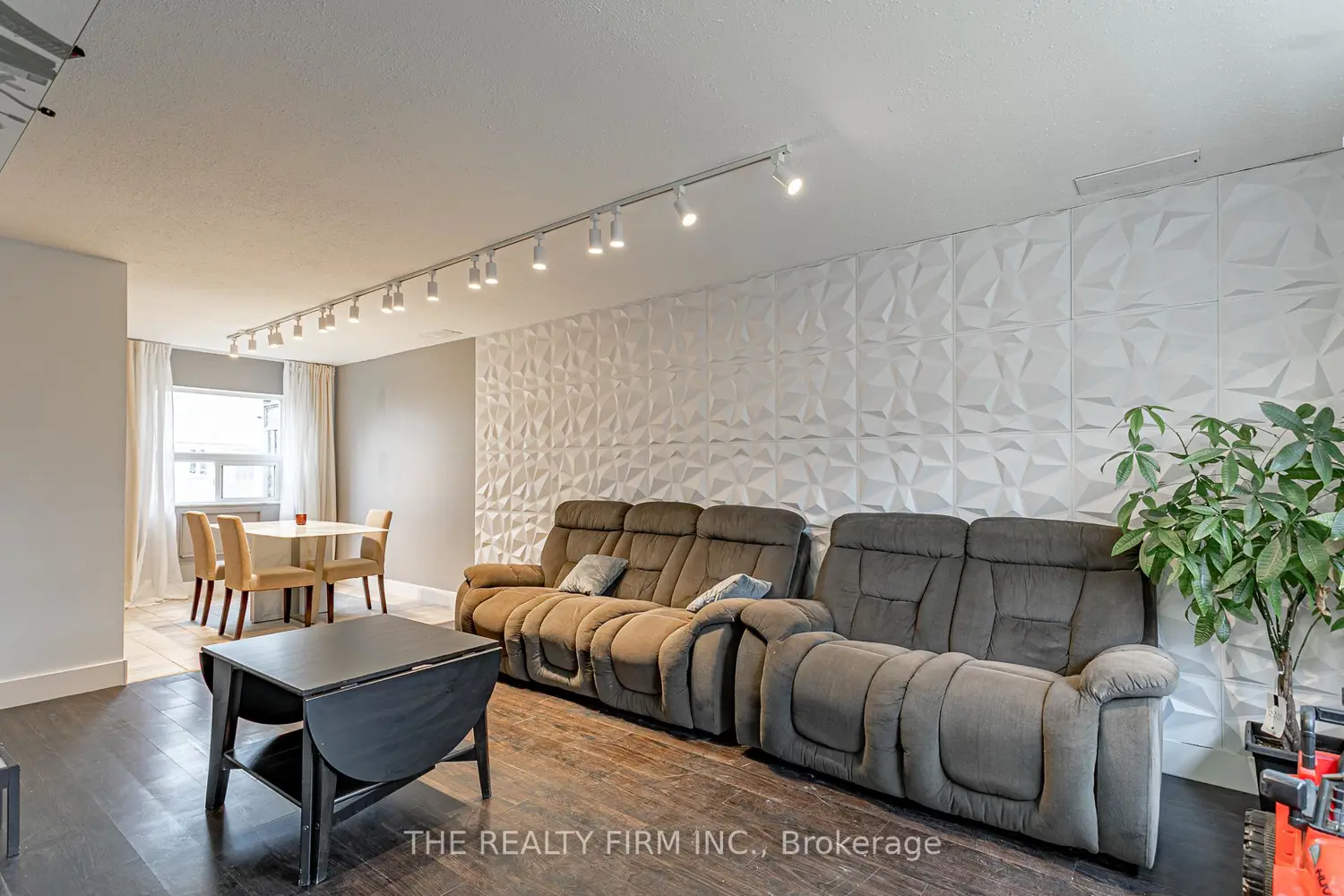 Additional image 4 of 271 Thames Street 12