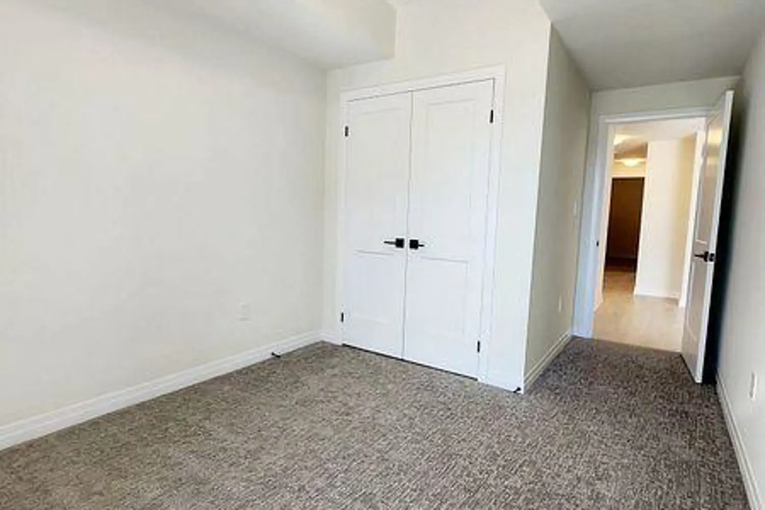 Additional image 4 of 142 Foamflower Place C33