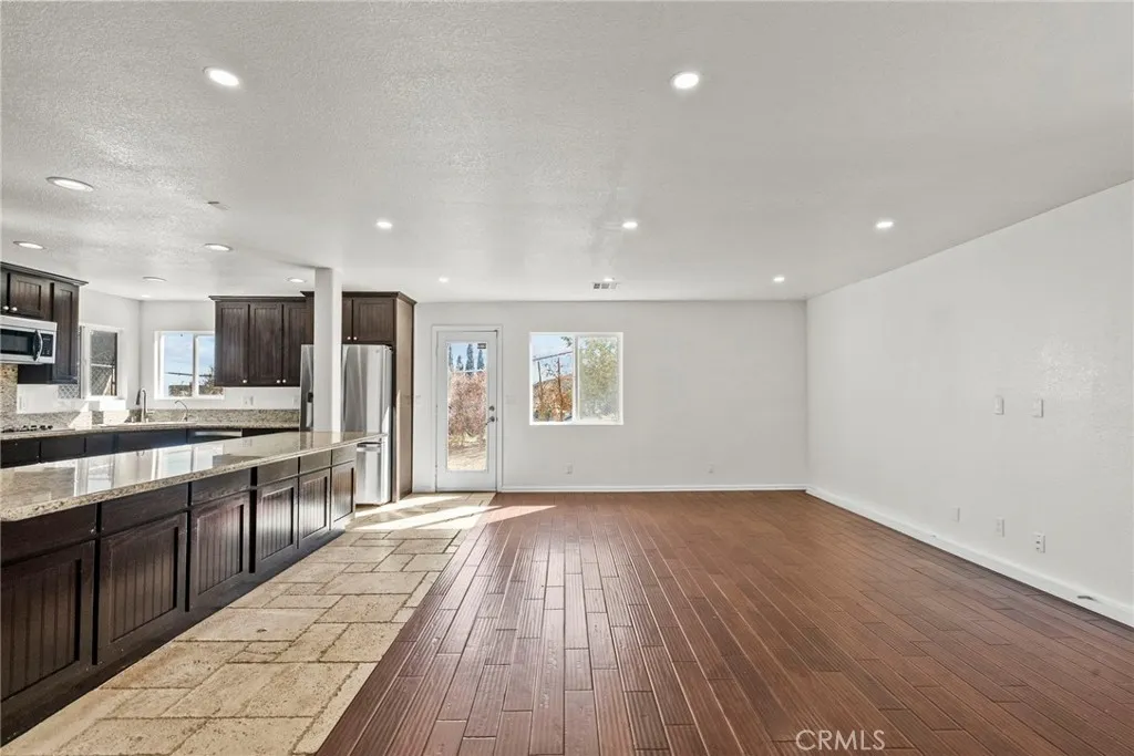 Additional image 79 of 1138 Lakeview Dr, Palmdale, CA 93551