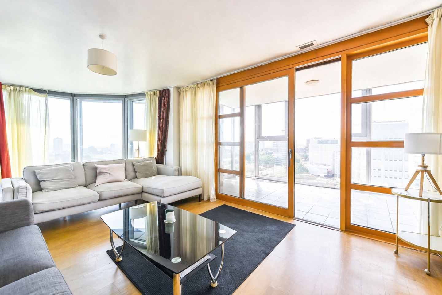 2 Bed Flat, Falcon Wharf, SW11, N1 7GU