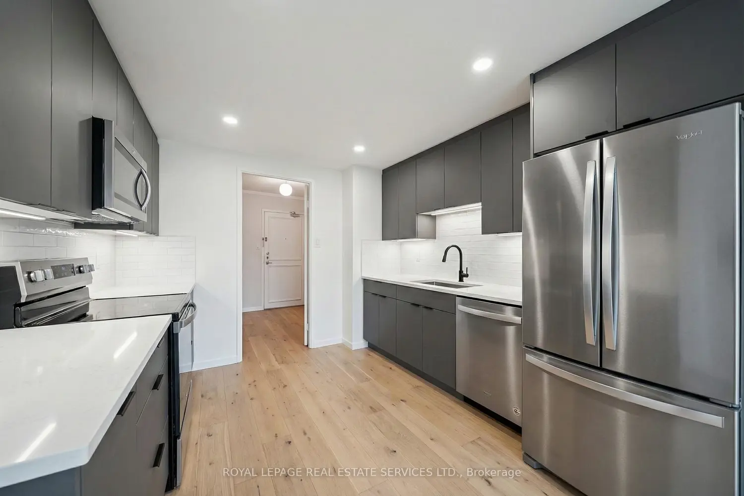 Additional image 6 of 75 Wynford Heights Crescent 2001