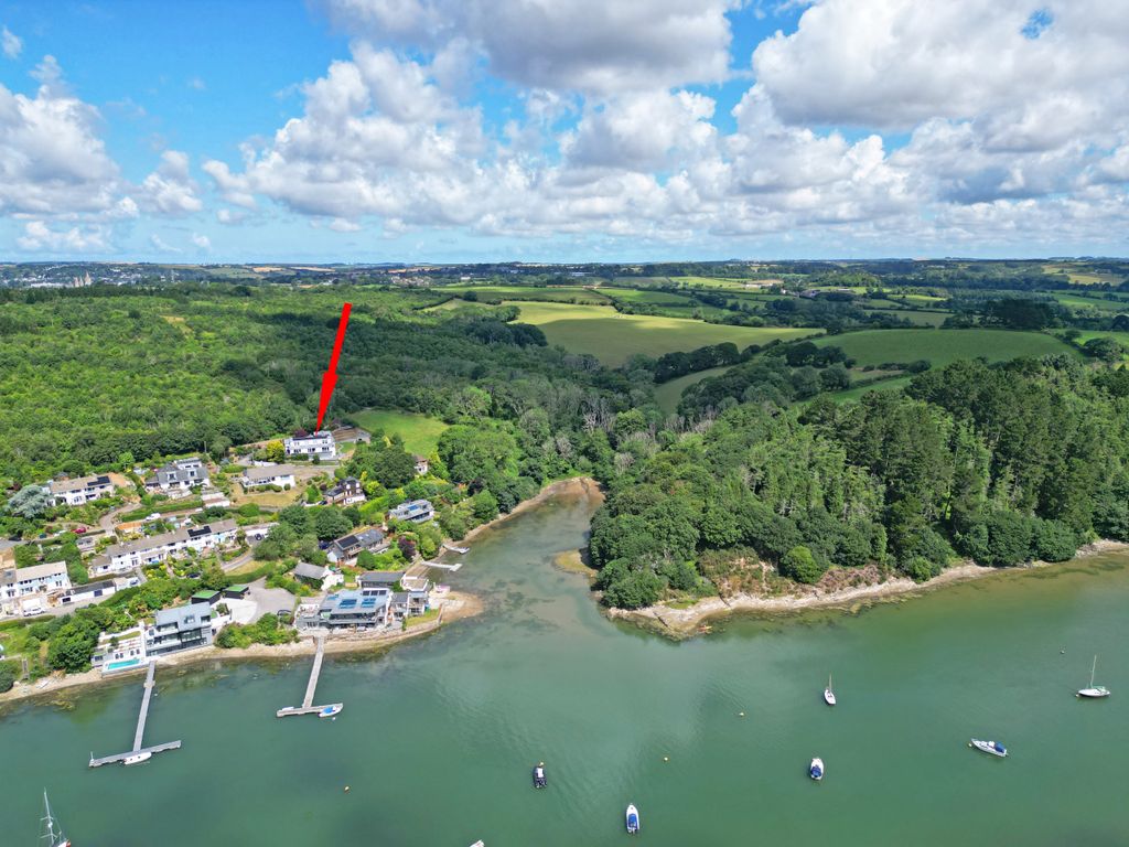 5 bed detached house for saleMalpas, Truro, Cornwall TR1 photo 4