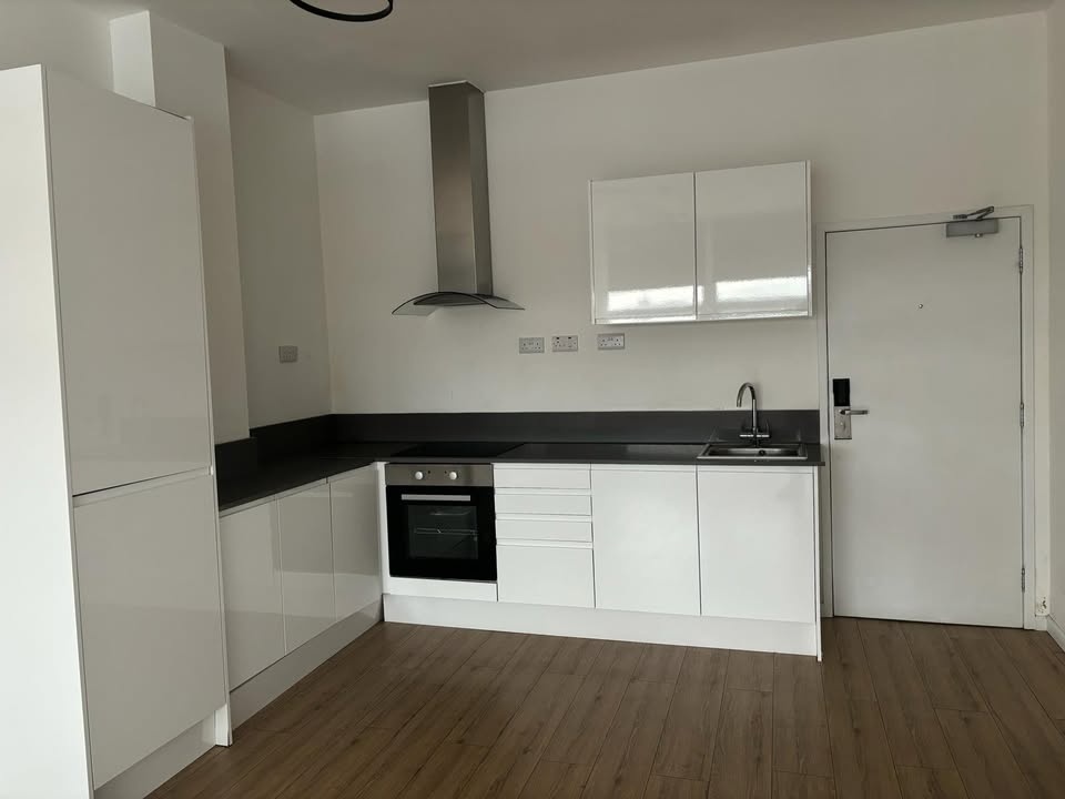 1 Bed Flat, Hawthorns House, B66, N1 7GU