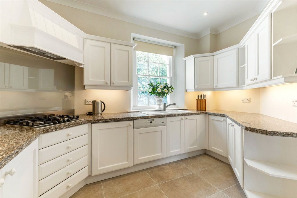 Additional image 4 of 2 bed flat for saleCavendish Lodge, Cavendish Road, Bath BA1
