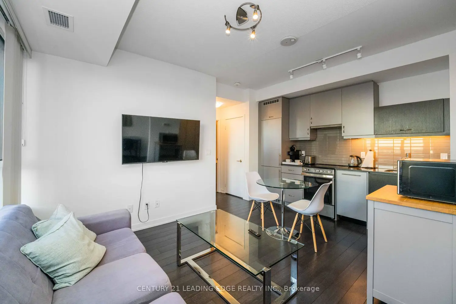 Additional image 16 of 181 Huron Street 1605