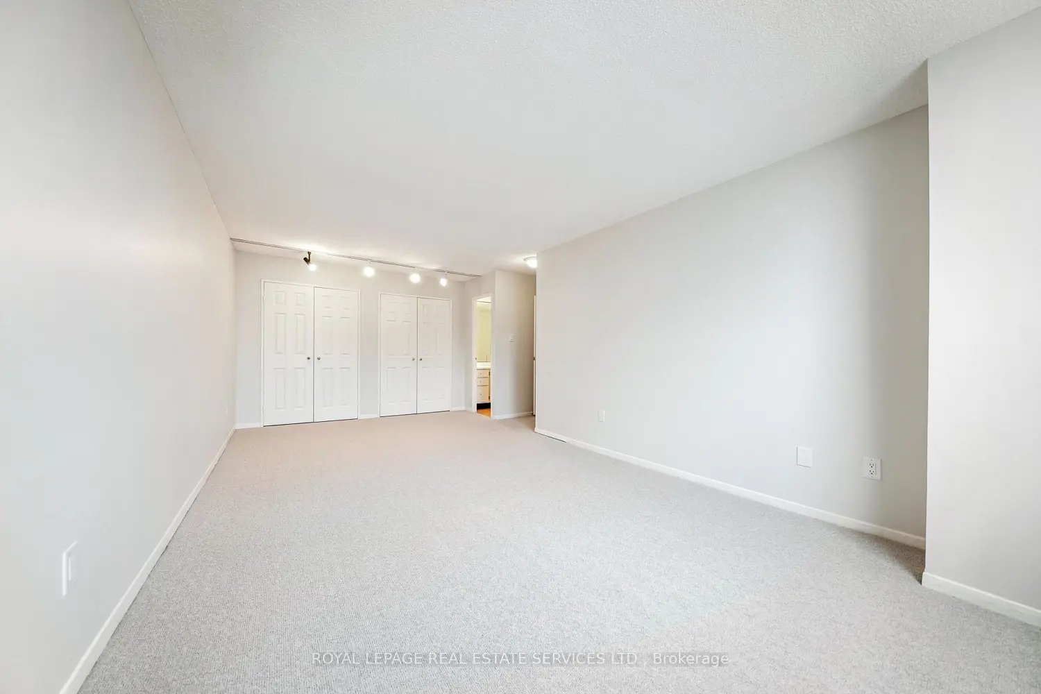 Additional image 9 of 75 Wynford Heights Crescent 2001