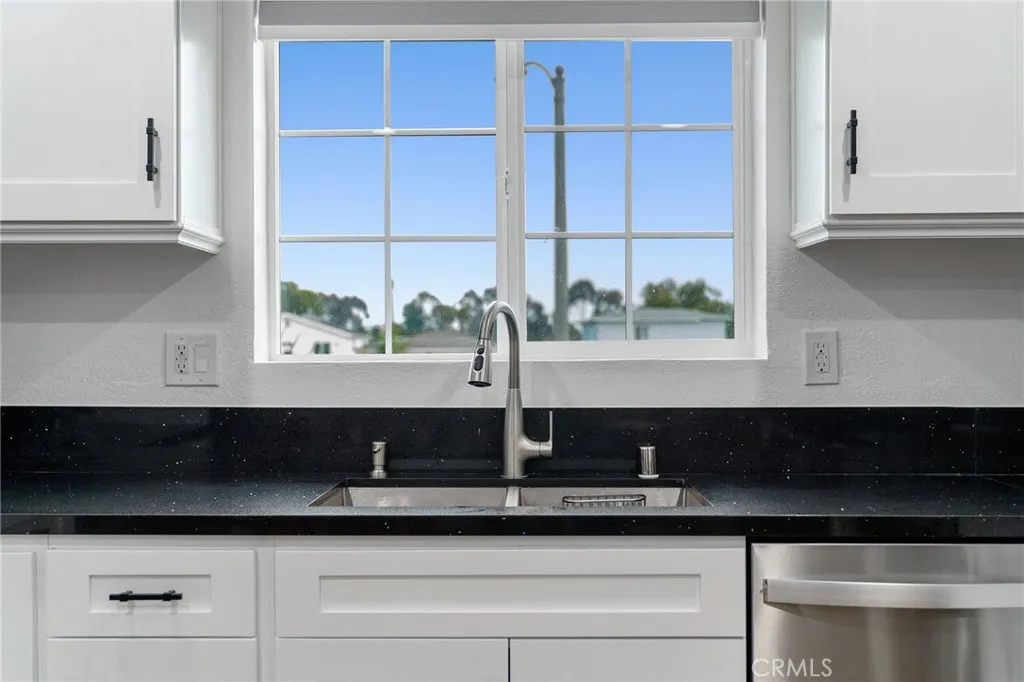 Additional image 19 of 329 E Lanzit Ave, Los Angeles, CA 90061