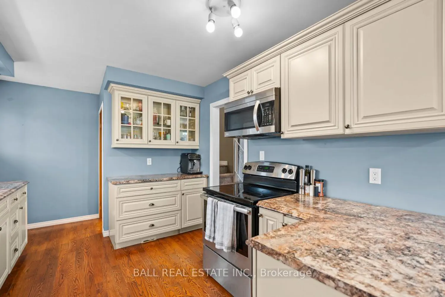 Additional image 6 of 255 Woodward Avenue