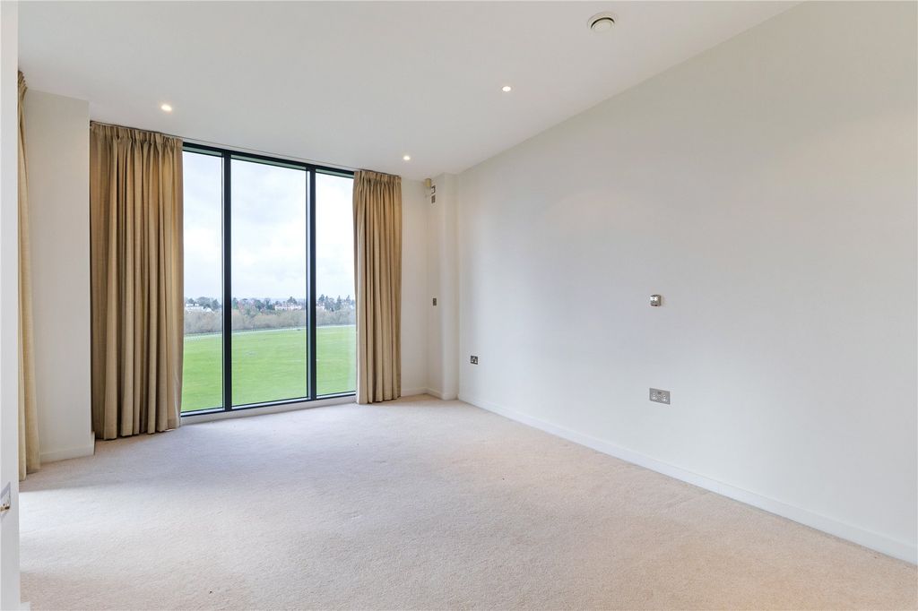 Additional image 6 of 2 bed flat for saleNuns Road, Chester, Cheshire CH1