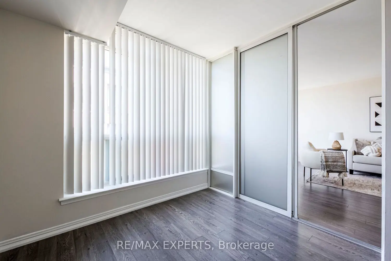 Additional image 13 of 942 Yonge Street 1006