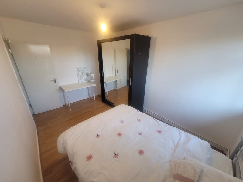 Room in a Shared House, London, E2, N1 7GU