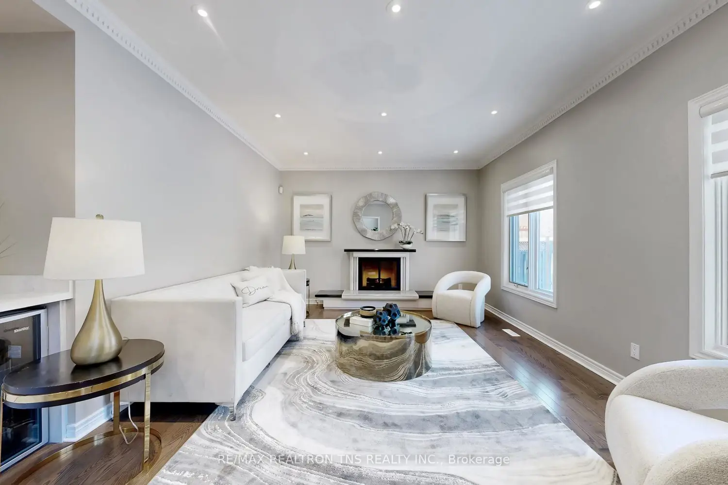 11 Delevan Court photo 2