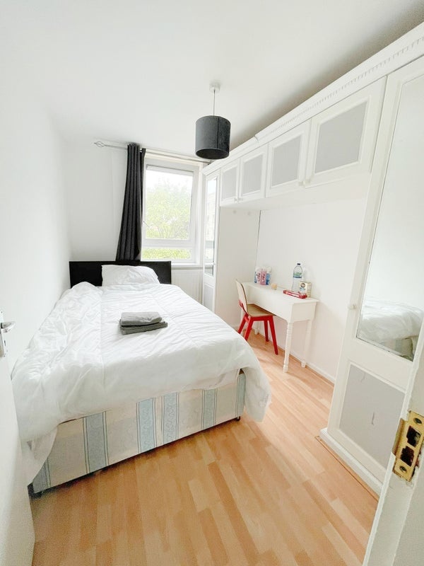 Room in a Shared Flat, Hanbury St, E1, N1 7GU