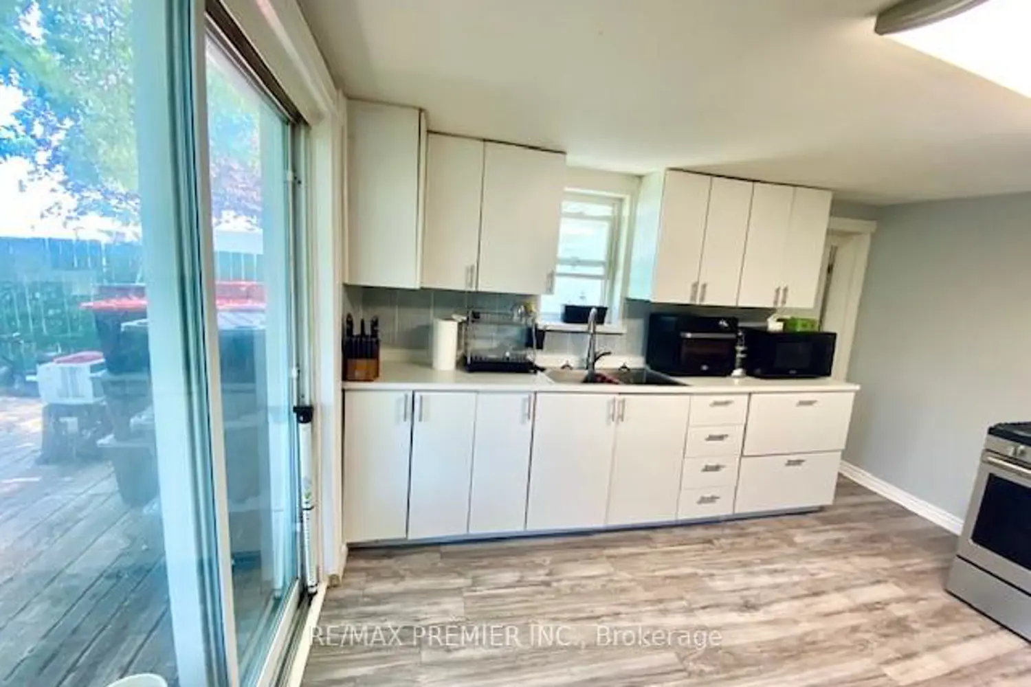 Additional image 5 of 2462 Rundle Road