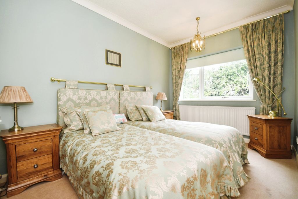 Additional image 12 of 3 bed flat for saleWhinfell Court, Sheffield, South Yorkshire S11