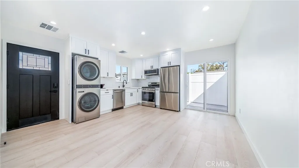 Additional image 17 of 7122 Teesdale Ave, North Hollywood, CA 91605