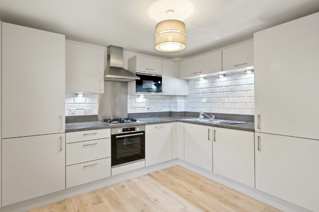Additional image 4 of 2 bed flat for saleCastlegate Avenue, Dumbarton, West Dunbartonshire G82