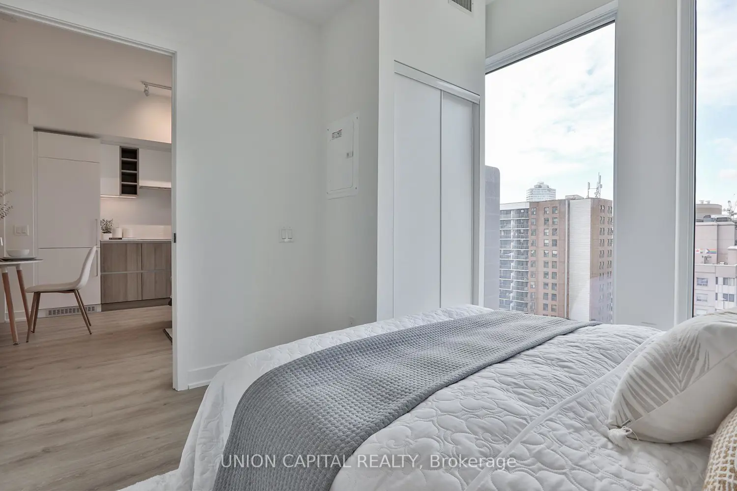 Additional image 10 of 319 Jarvis Street 1005