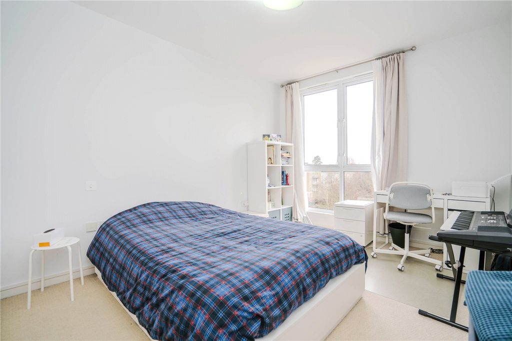 Additional image 4 of 3 bed flat for saleMelliss Avenue, Richmond TW9