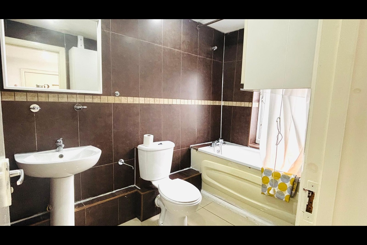 Additional image 4 of Studio Flat, Bethnal Green Road, E2, N1 7GU