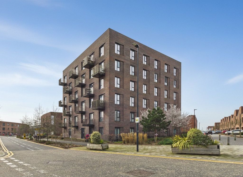 2 bed flat for saleBarnwell Crescent, Patchway, Bristol, South Gloucestershire BS34