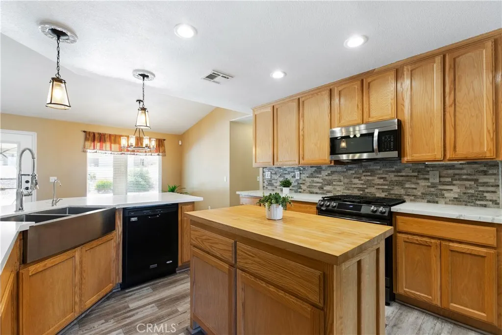 Additional image 4 of 15521 Sherri Lane Unit A, Apple Valley, CA 92307