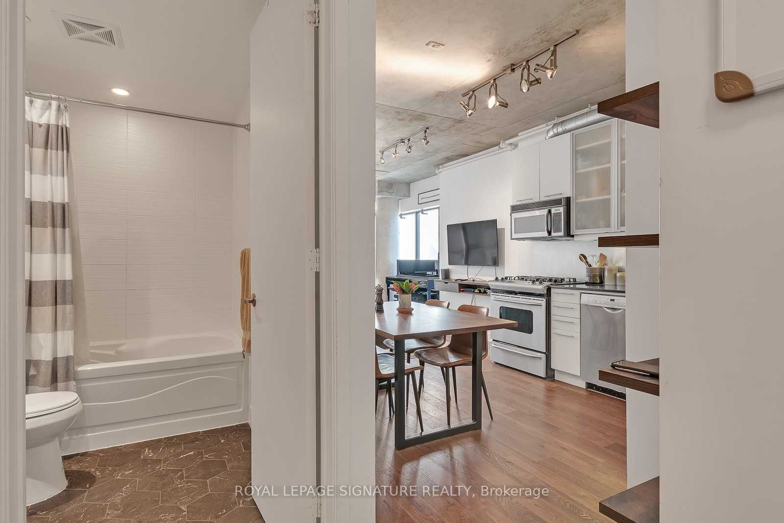 Additional image 2 of 404-533 Richmond Street W, Toronto, ON, M5V 3Y1